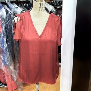 Banana republic, silky top size medium with cute details